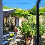 La Pulcinella Maison De Famille Pouzilhac